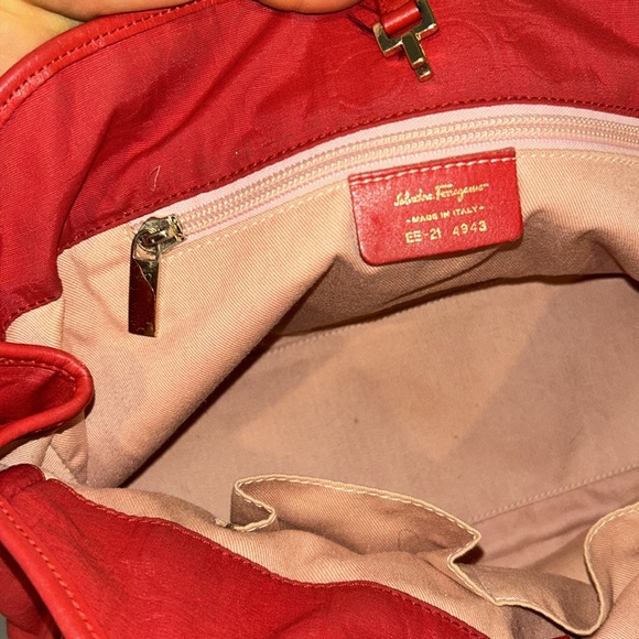 Authentic Salvatore Ferragamo pouch - Picture 9 of 11